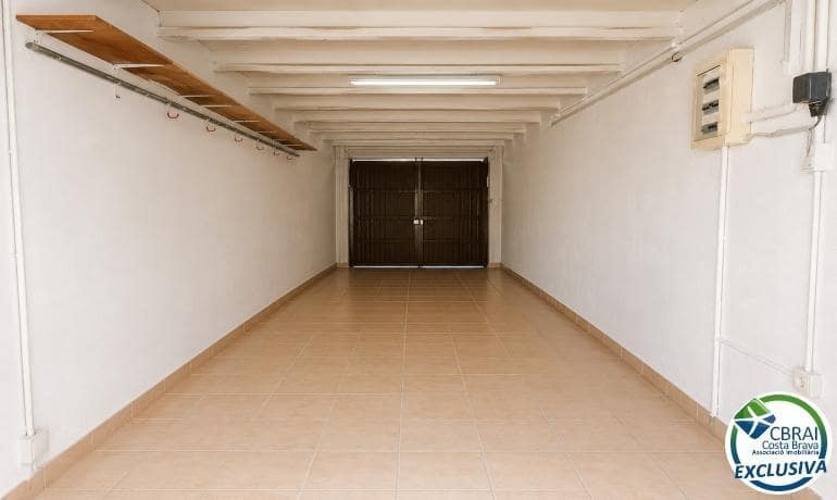 3 sovrum Villa till salu i Empuriabrava med garage - 795 000 € (Ref: 10041108)