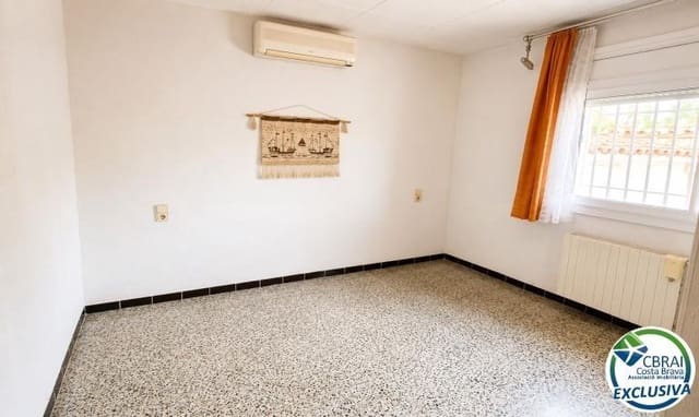 3 sovrum Villa till salu i Empuriabrava, Castelló d'Empúries med garage - 795 000 € (Ref: 10041108)