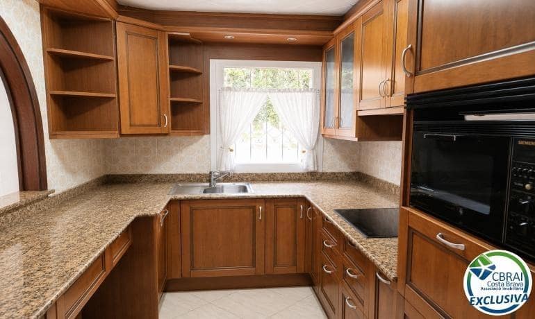 3 sovrum Villa till salu i Empuriabrava med garage - 795 000 € (Ref: 10041108)