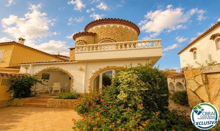 3 sovrum Villa till salu i Empuriabrava med garage - 795 000 € (Ref: 10041108)