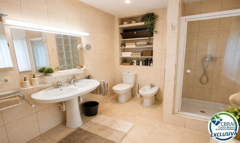 3 sovrum Villa till salu i Empuriabrava med garage - 795 000 € (Ref: 10041108)