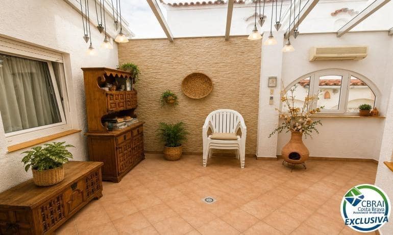 3 sovrum Villa till salu i Empuriabrava med garage - 795 000 € (Ref: 10041108)