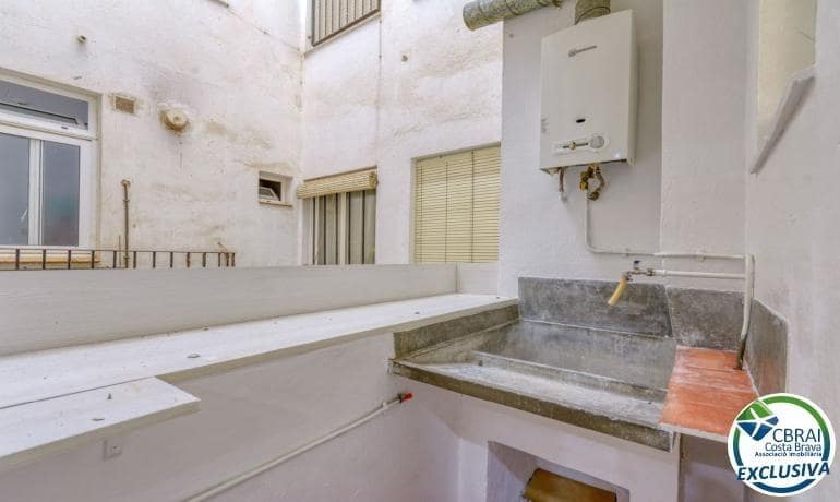 3 bedroom Apartment for sale in Roses - € 185,500 (Ref: 10044806)
