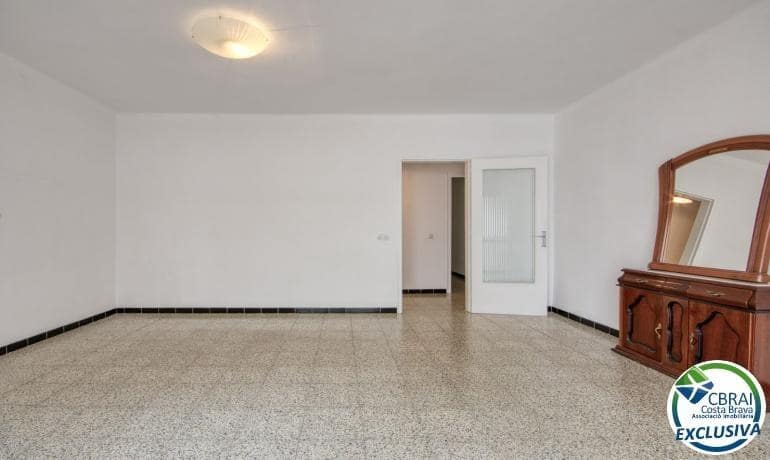 3 bedroom Apartment for sale in Roses - € 185,500 (Ref: 10044806)
