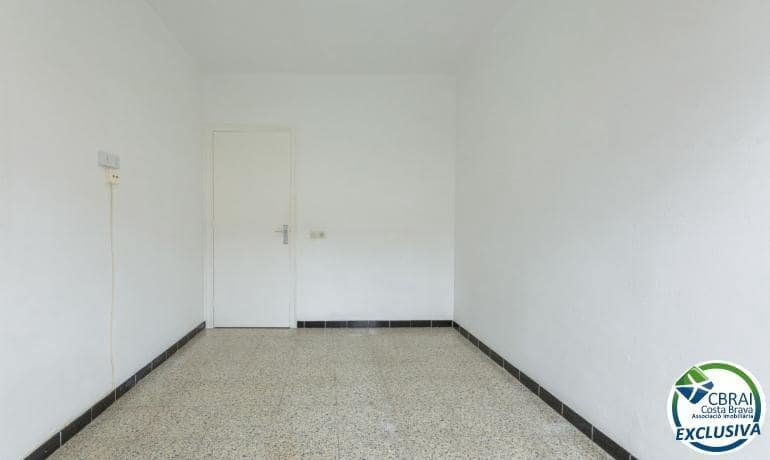 3 bedroom Apartment for sale in Roses - € 185,500 (Ref: 10044806)