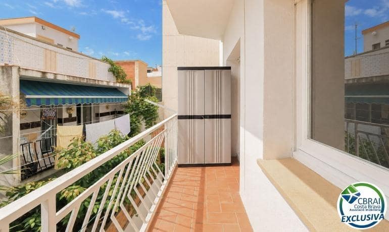 3 bedroom Apartment for sale in Roses - € 185,500 (Ref: 10044806)