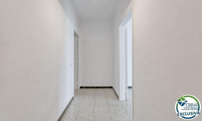 3 bedroom Apartment for sale in Roses - € 185,500 (Ref: 10044806)