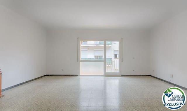 3 bedroom Apartment for sale in Roses - € 185,500 (Ref: 10044806)