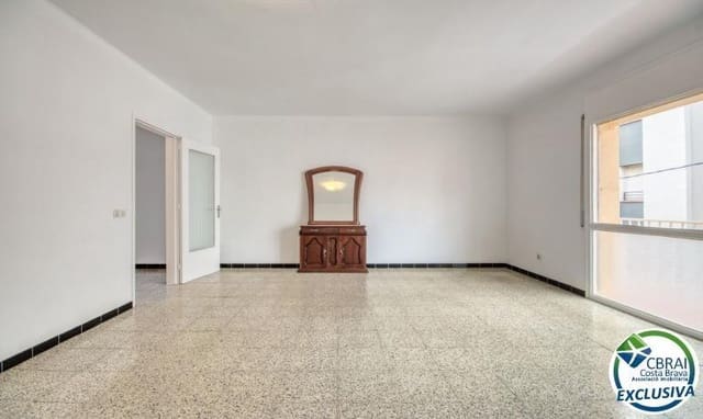 3 bedroom Apartment for sale in Roses - € 185,500 (Ref: 10044806)