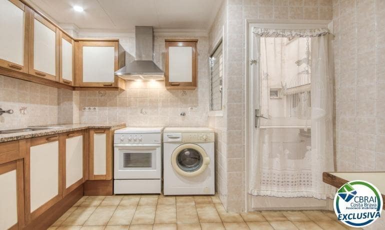 3 bedroom Apartment for sale in Roses - € 185,500 (Ref: 10044806)