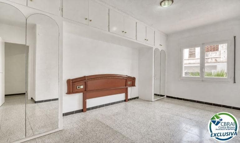 3 bedroom Apartment for sale in Roses - € 185,500 (Ref: 10044806)