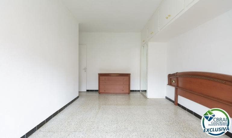 3 bedroom Apartment for sale in Roses - € 185,500 (Ref: 10044806)