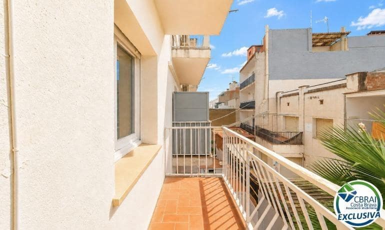 3 bedroom Apartment for sale in Roses - € 185,500 (Ref: 10044806)