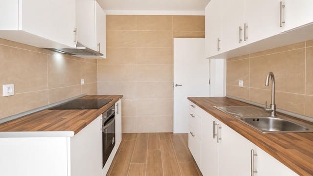 2 sovrum Lägenhet till salu i Roses - 179 000 € (Ref: 10047305)
