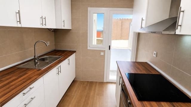 2 sovrum Lägenhet till salu i Roses - 179 000 € (Ref: 10047305)