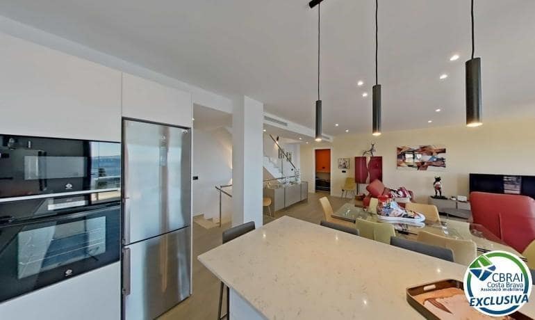 3 slaapkamer Villa te koop in Roses met zwembad garage - € 1.499.000 (Ref: 10055275)