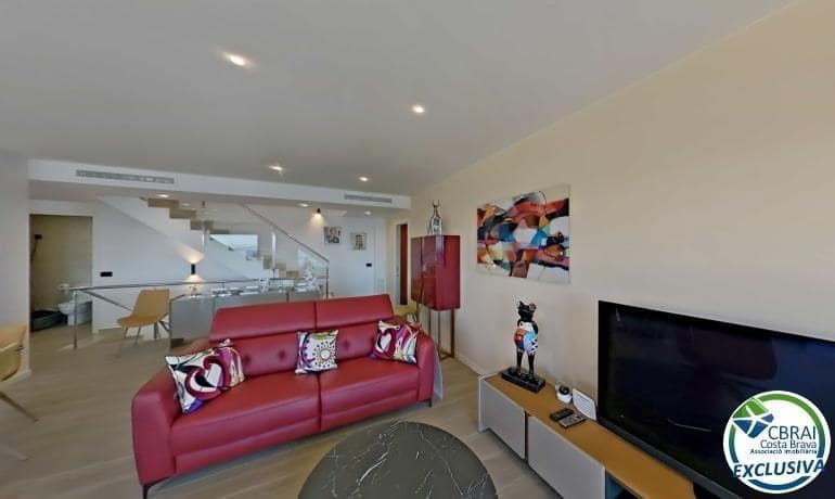 3 slaapkamer Villa te koop in Roses met zwembad garage - € 1.499.000 (Ref: 10055275)