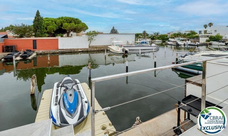 3 bedroom Townhouse for sale in Empuriabrava with pool garage - € 449,000 (Ref: 10070925)