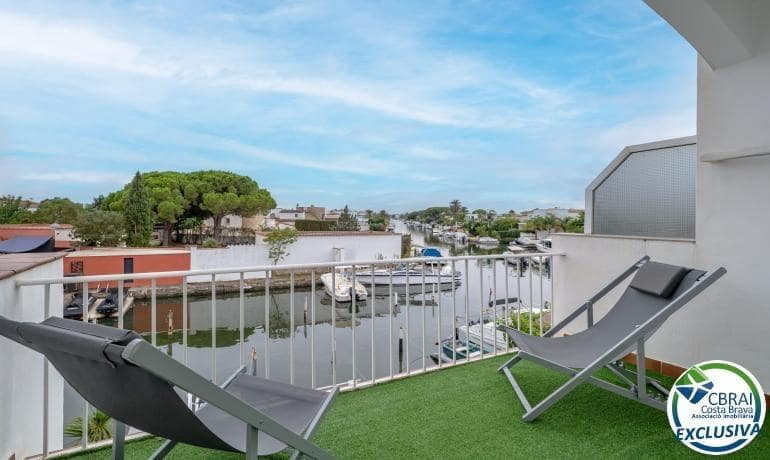 3 bedroom Townhouse for sale in Empuriabrava with pool garage - € 449,000 (Ref: 10070925)