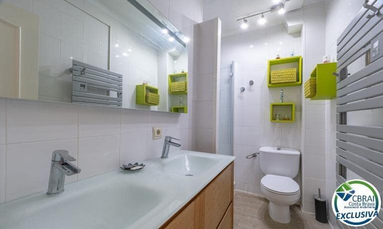 3 bedroom Townhouse for sale in Empuriabrava with pool garage - € 449,000 (Ref: 10070925)