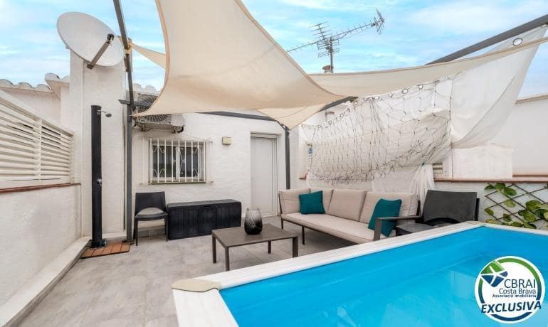 3 bedroom Townhouse for sale in Empuriabrava with pool garage - € 449,000 (Ref: 10070925)