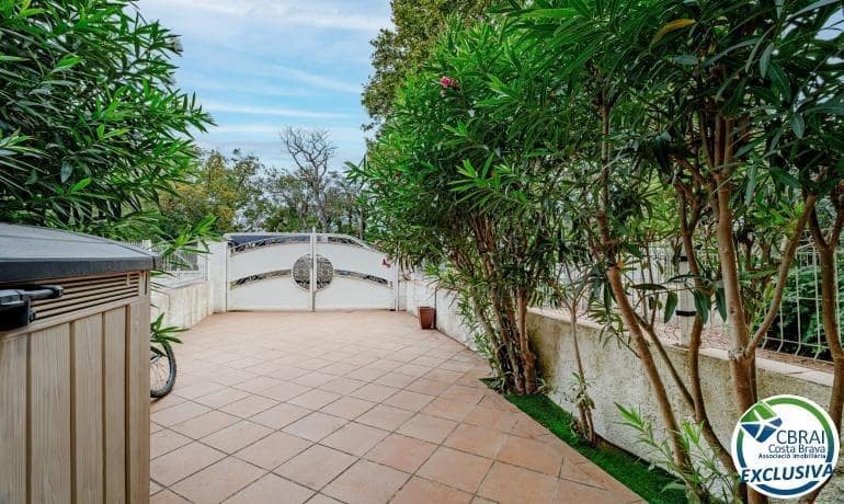 3 bedroom Townhouse for sale in Empuriabrava with pool garage - € 449,000 (Ref: 10070925)