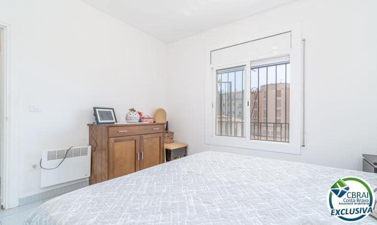 2 soverom Leilighet til salgs i Roses med garasje - € 215 000 (Ref: 10075636)