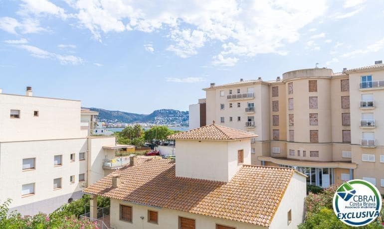 2 soverom Leilighet til salgs i Roses med garasje - € 215 000 (Ref: 10075636)