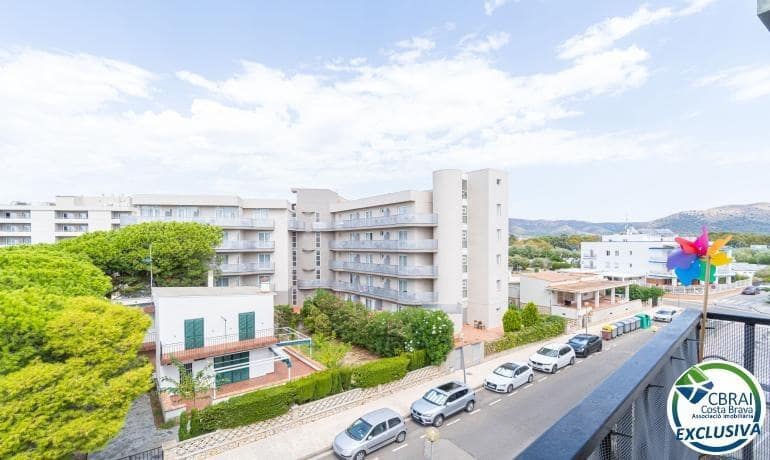 2 soverom Leilighet til salgs i Roses med garasje - € 215 000 (Ref: 10075636)