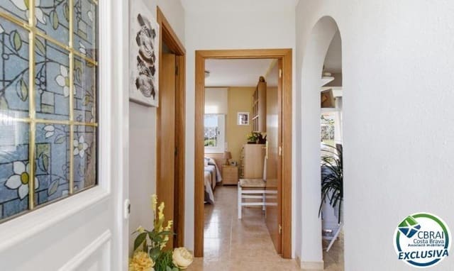 2 sypialnia Willa na sprzedaż w Empuriabrava, Castelló d'Empúries z garażem - 307 000 € (Ref: 10075638)
