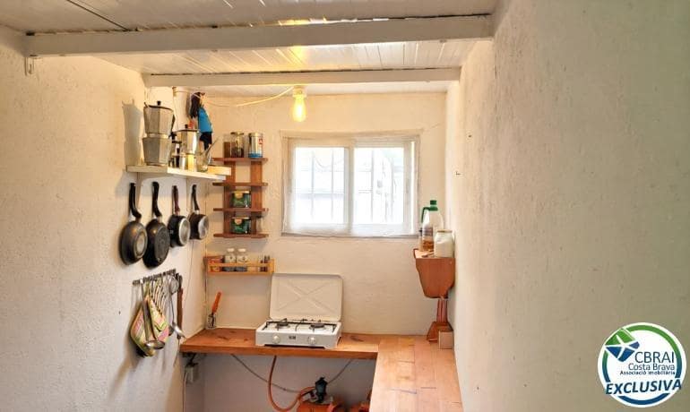 Ubebygd land til salgs i Figueres - € 75 000 (Ref: 10081202)