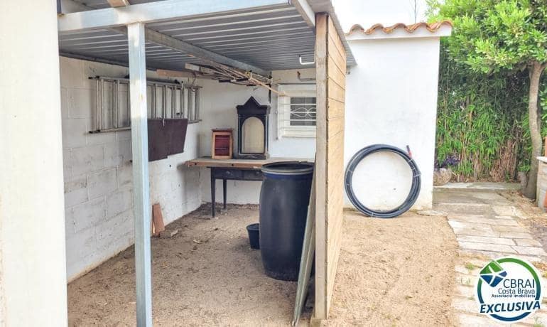 Ubebygd land til salgs i Figueres - € 75 000 (Ref: 10081202)