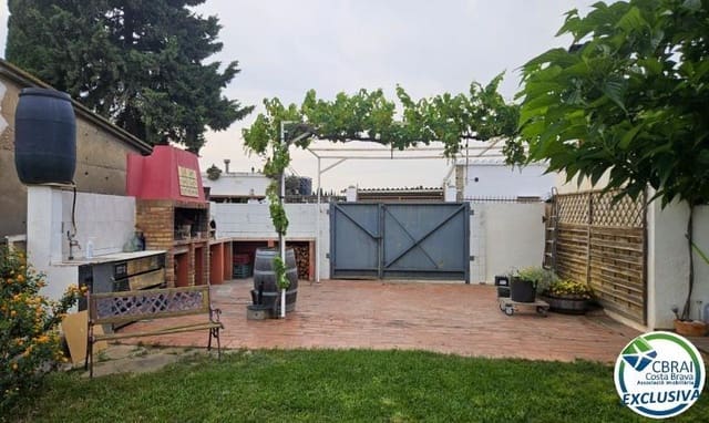 Ubebygd land til salgs i Figueres - € 75 000 (Ref: 10081202)
