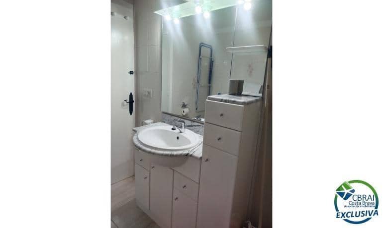 1 chambre Appartement à vendre à Empuriabrava avec piscine - 135 000 € (Ref: 10089696)