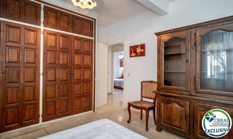 4 quarto Moradia para venda em Llanca com piscina garagem - 575 000 € (Ref: 10094622)