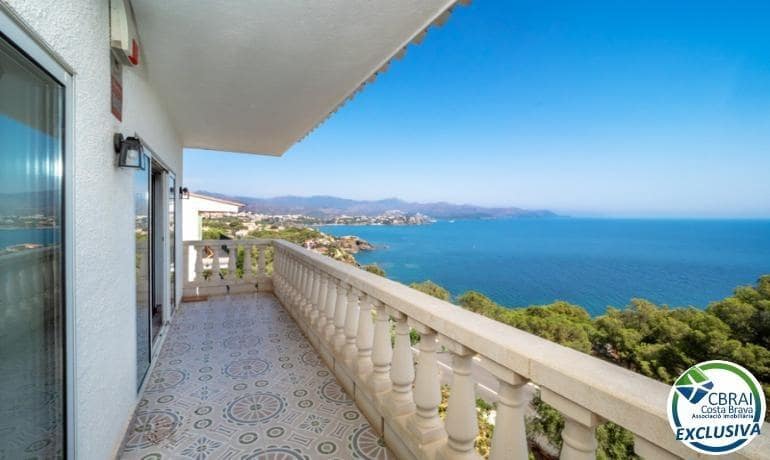 4 quarto Moradia para venda em Llanca com piscina garagem - 575 000 € (Ref: 10094622)