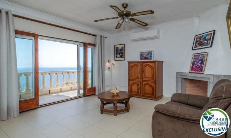 4 quarto Moradia para venda em Llanca com piscina garagem - 575 000 € (Ref: 10094622)