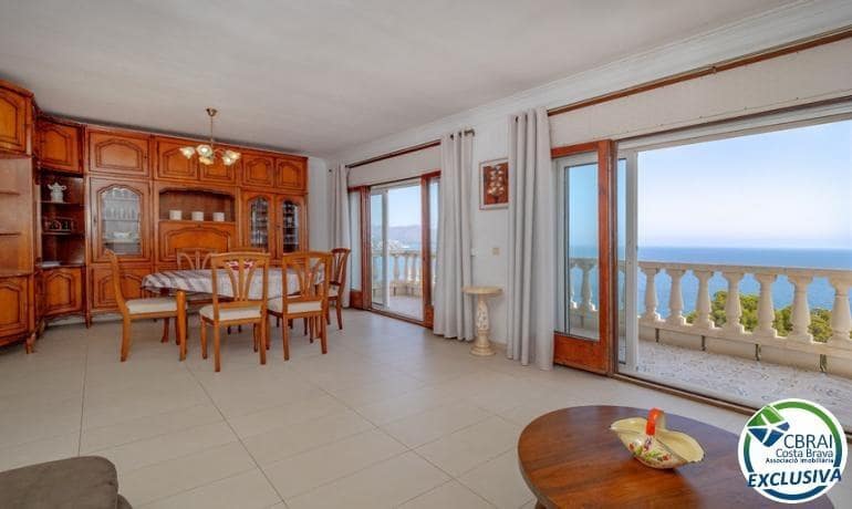 4 quarto Moradia para venda em Llanca com piscina garagem - 575 000 € (Ref: 10094622)