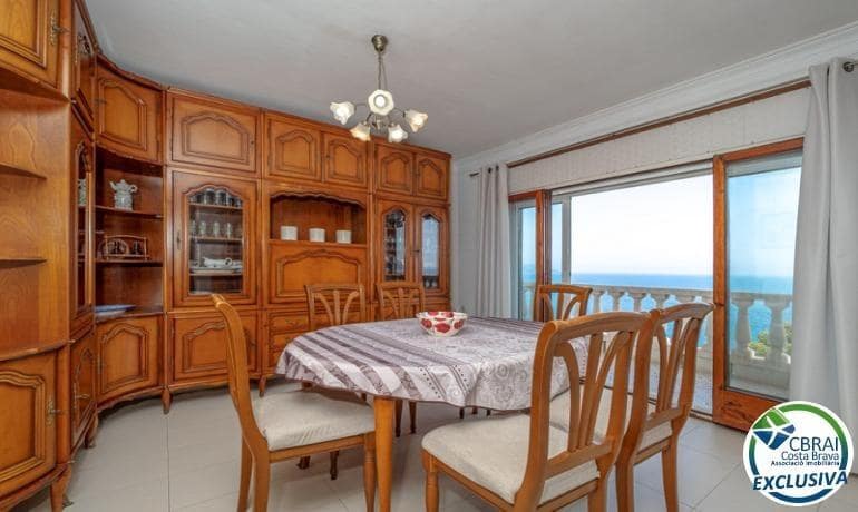 4 quarto Moradia para venda em Llanca com piscina garagem - 575 000 € (Ref: 10094622)