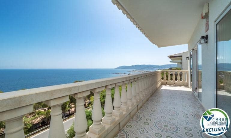 4 quarto Moradia para venda em Llanca com piscina garagem - 575 000 € (Ref: 10094622)