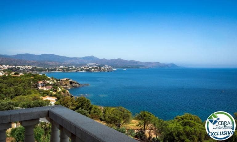4 quarto Moradia para venda em Llanca com piscina garagem - 575 000 € (Ref: 10094622)