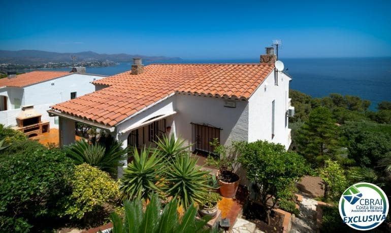 4 quarto Moradia para venda em Llanca com piscina garagem - 575 000 € (Ref: 10094622)