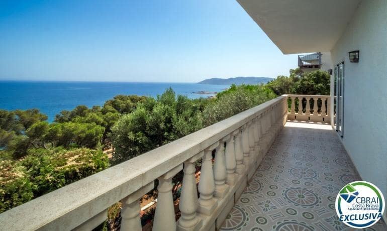 4 quarto Moradia para venda em Llanca com piscina garagem - 575 000 € (Ref: 10094622)