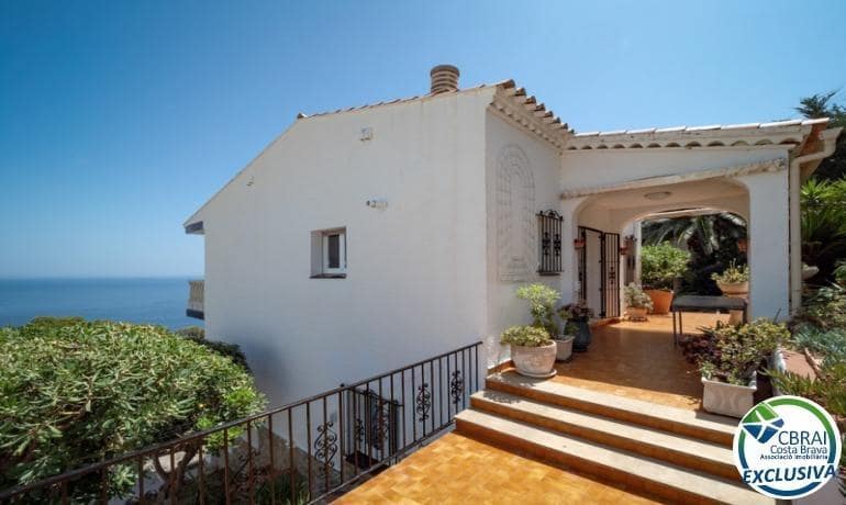 4 quarto Moradia para venda em Llanca com piscina garagem - 575 000 € (Ref: 10094622)