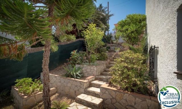 4 quarto Moradia para venda em Llançà com piscina garagem - 575 000 € (Ref: 10094622)
