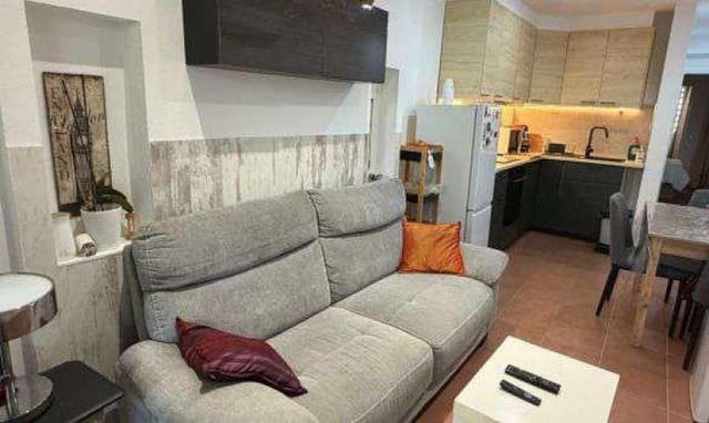 Apartamento de 2 habitaciones en Santa Margarida, Roses en venta con piscina - 179.000 € (Ref: 10098390)
