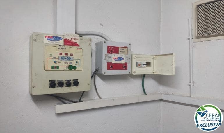 Komercyjne na sprzedaż w Empuriabrava - 144 000 € (Ref: 10100433)