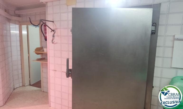 Komercyjne na sprzedaż w Empuriabrava - 144 000 € (Ref: 10100433)