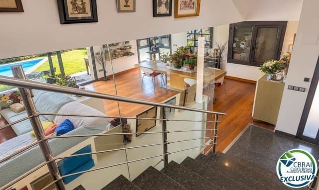 4 sovrum Villa till salu i Roses med pool garage - 620 000 € (Ref: 10100434)