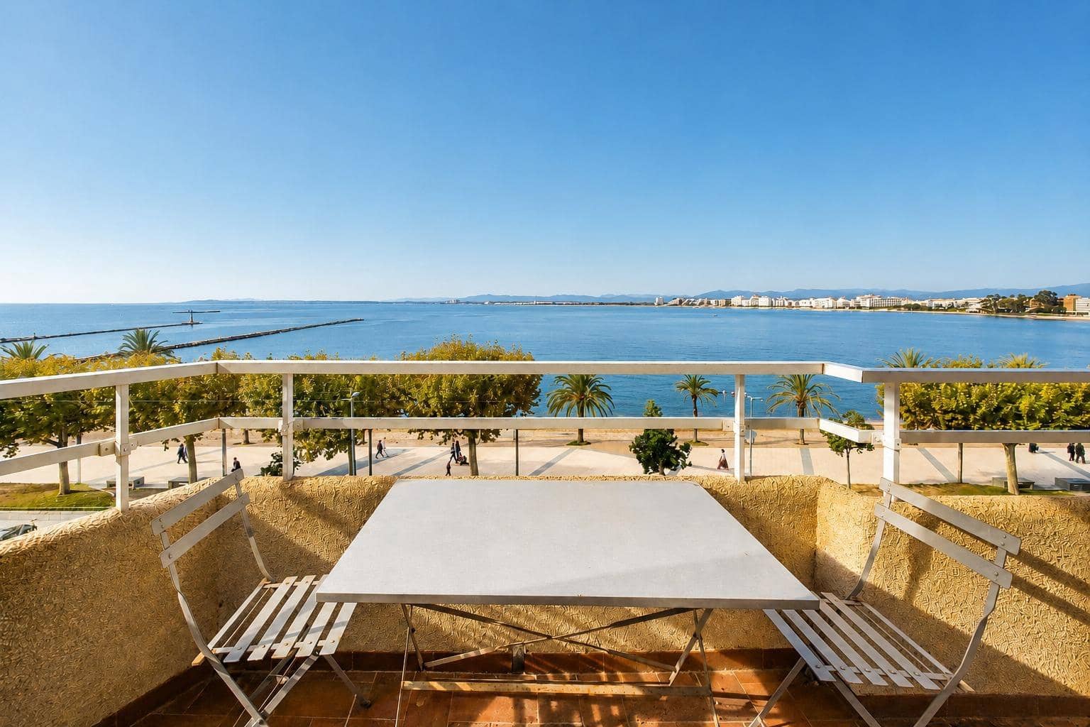 1 bedroom Apartment for rent in Roses - € 890 (Ref: 10102598)